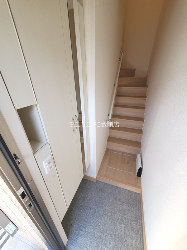 Flora Lily(フローラ　リリー)  玄関