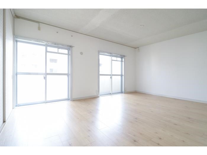 ＵＲ金剛団地　133号棟  リビング