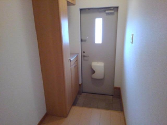 グランモデッサＡ 玄関