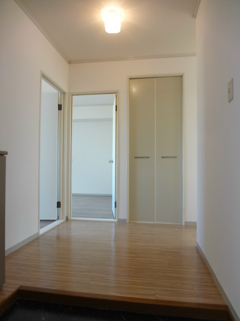 グレースB棟  玄関