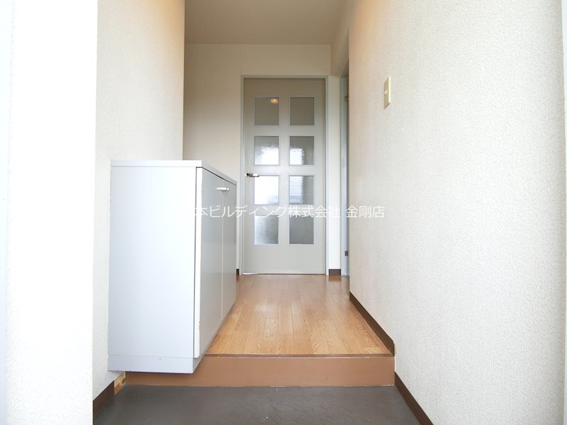 ウエストリバー 玄関