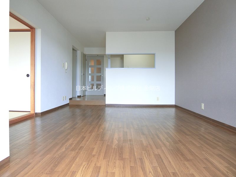 ウエストリバー リビング