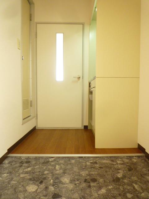 サンライズ中野 玄関