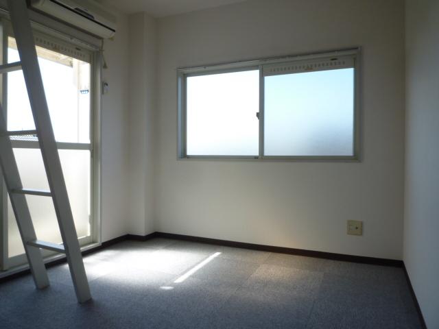 サンライズ中野 ベッドルーム