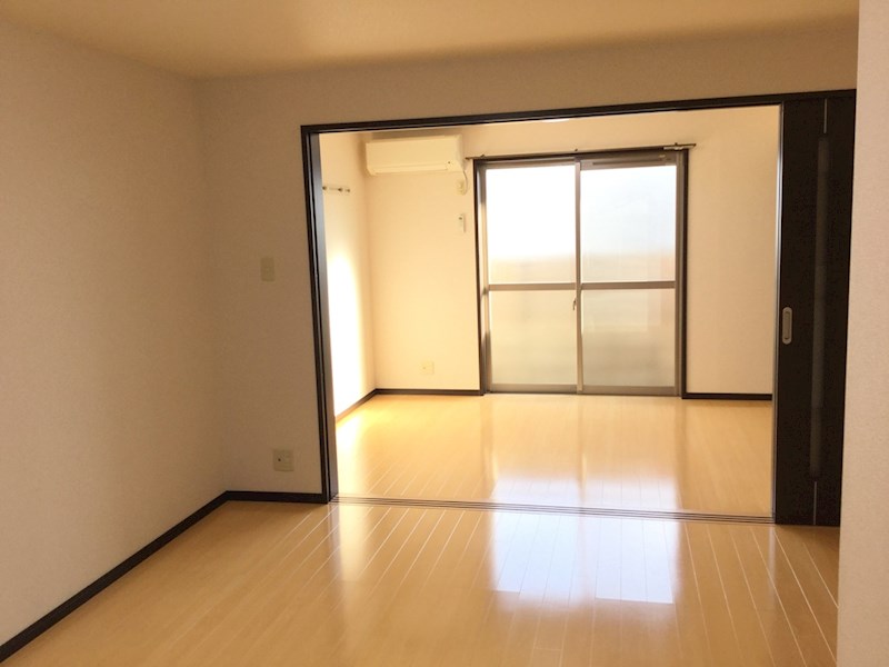 ルーチェⅢ番館 リビング