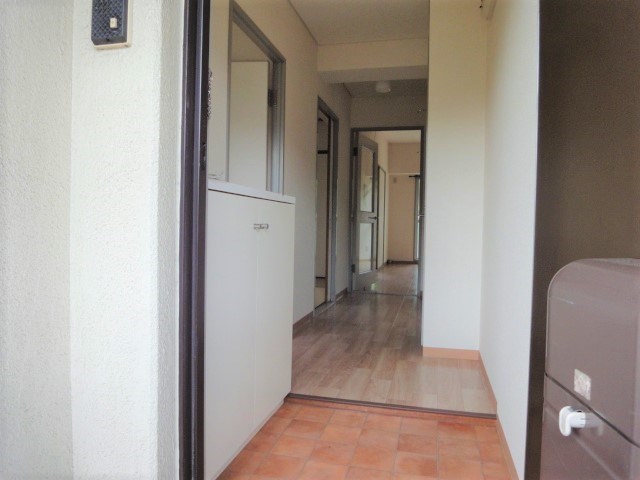 ウィンディー小山 玄関