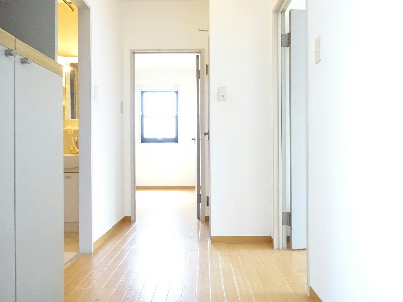 西井ハイツ 玄関