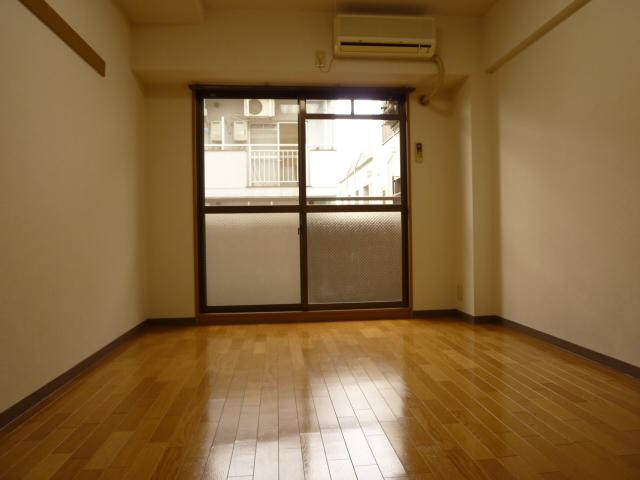 ジュネスノーブル リビング