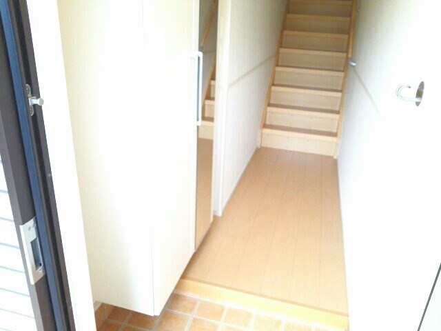 ブルーローズ 玄関