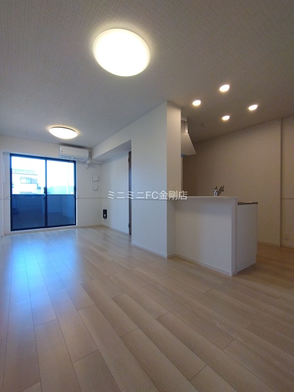 エヌ　プラス その他8