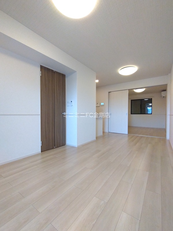 エヌ　プラス リビング