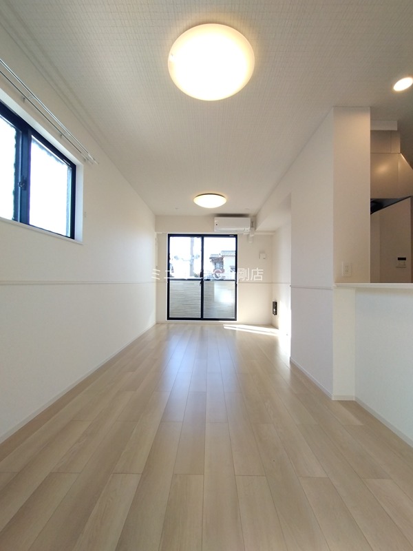 エヌ　プラス その他10