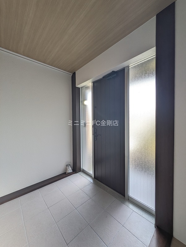 南花台貸一戸建 玄関