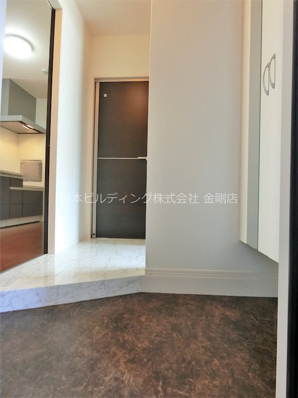 ファミリア金剛 玄関