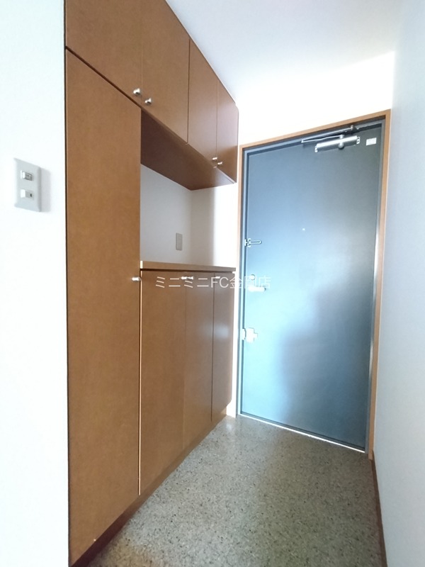 グランドメゾン富田林 玄関