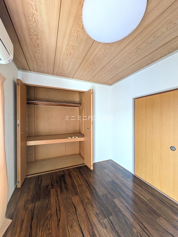 森井マンション ベッドルーム