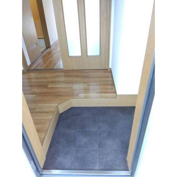 クレセール大和 玄関