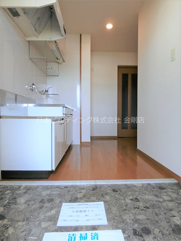 COZY HOUSE，GUMINOKI 玄関