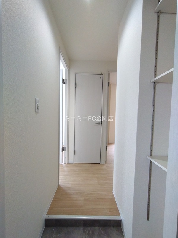 ハイツまほろば 玄関