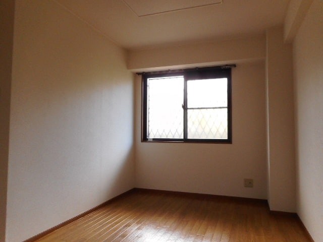 ラルジュウエスト ベッドルーム