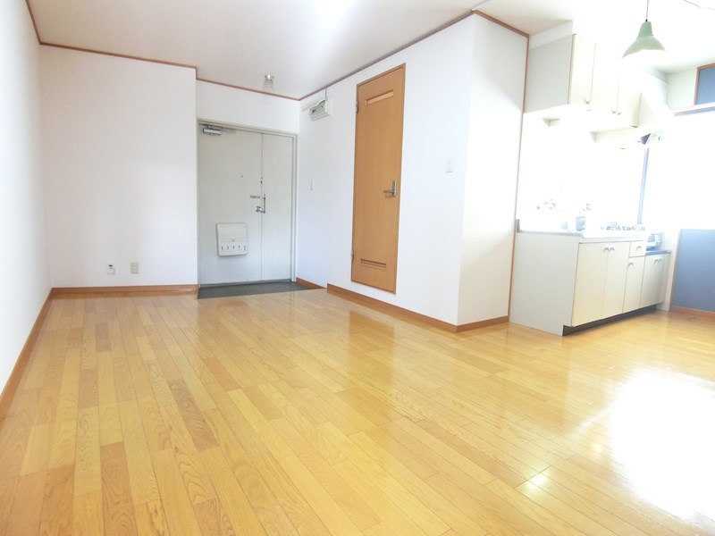 シャングリラ深井 リビング