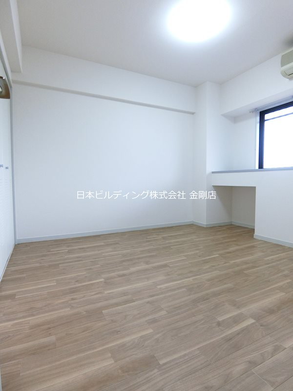 メゾンアザレア ベッドルーム