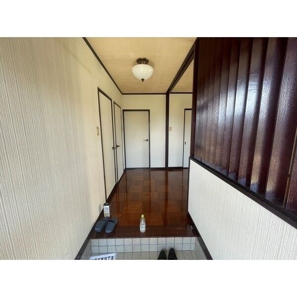 竹城台3丁目戸建 玄関