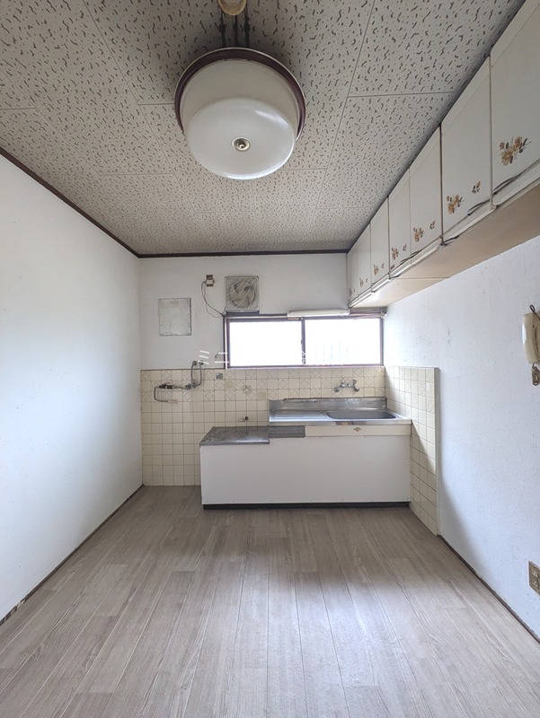 富田林市南大伴町2丁目戸建 リビング