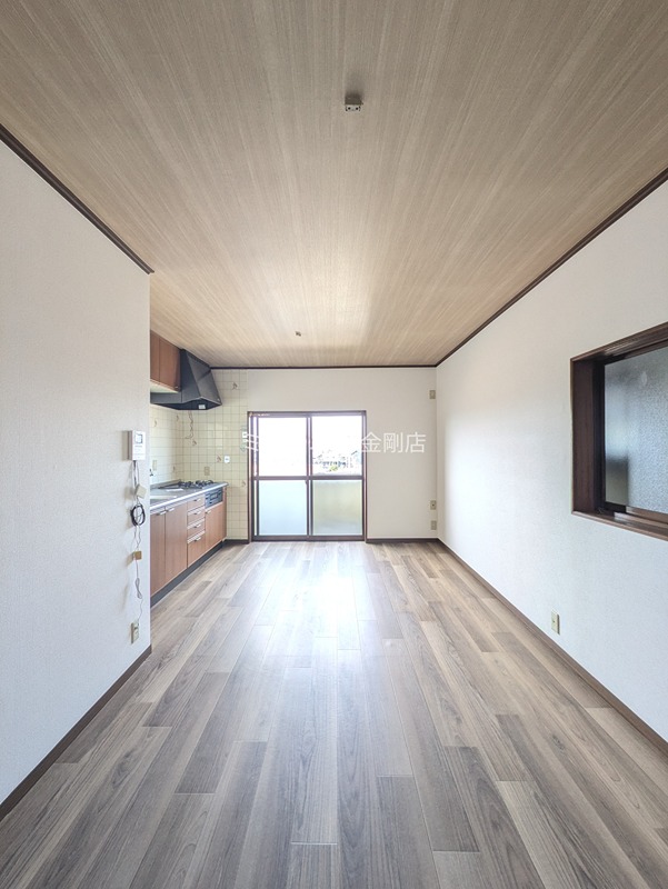 東板持町3丁目戸建 リビング