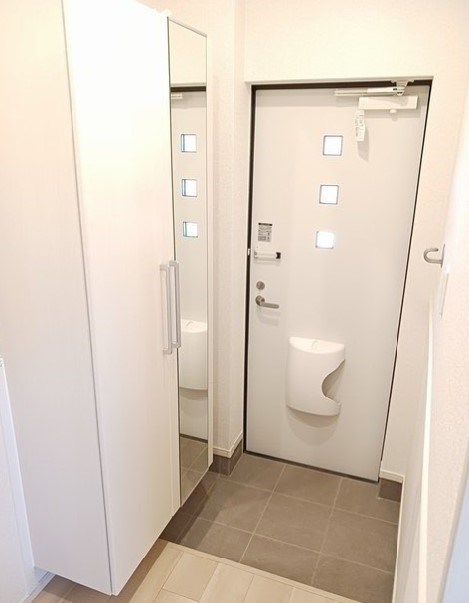 フェルド菩提 玄関