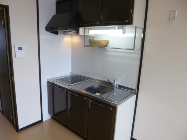 スリーハーブズ谷佐 キッチン