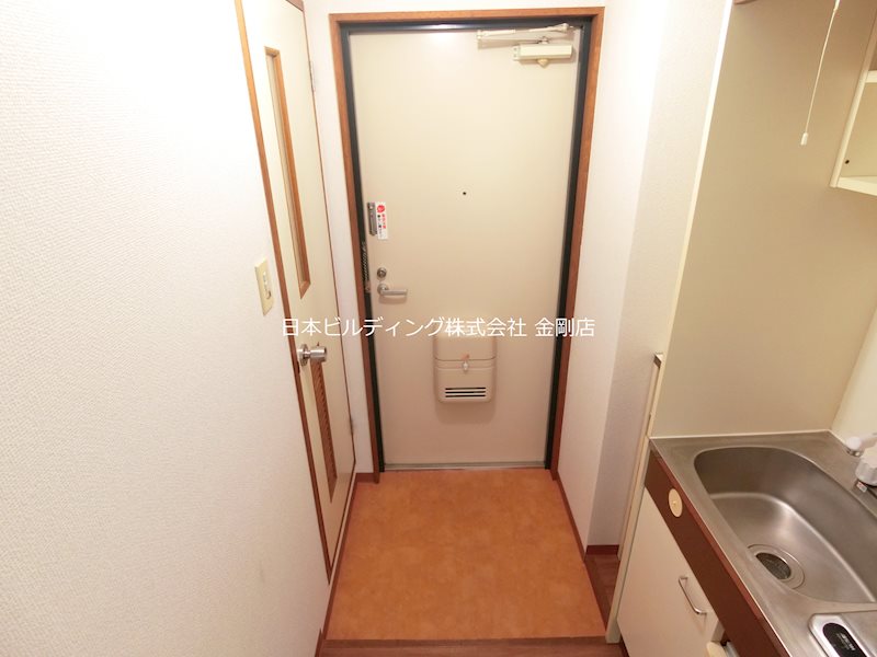 アプティ２番館 玄関