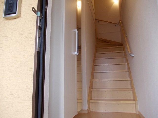 クラール・ミルト　F.U 玄関