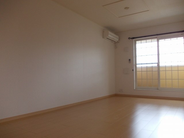 クラール・ミルト　F.U リビング