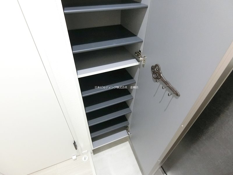 エヌエムキャラントサンクノース 玄関