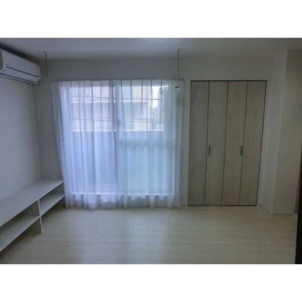 エヌエムキャラントサンクノース リビング