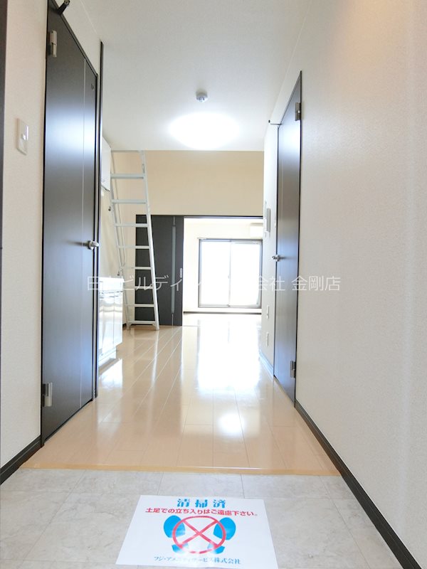 フローラ河内長野 玄関