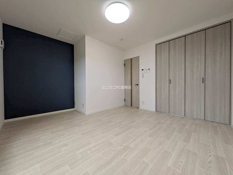 East Garage Place ベッドルーム