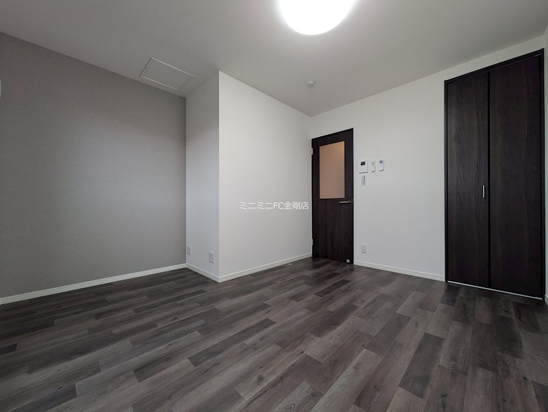 East Garage Place  リビング