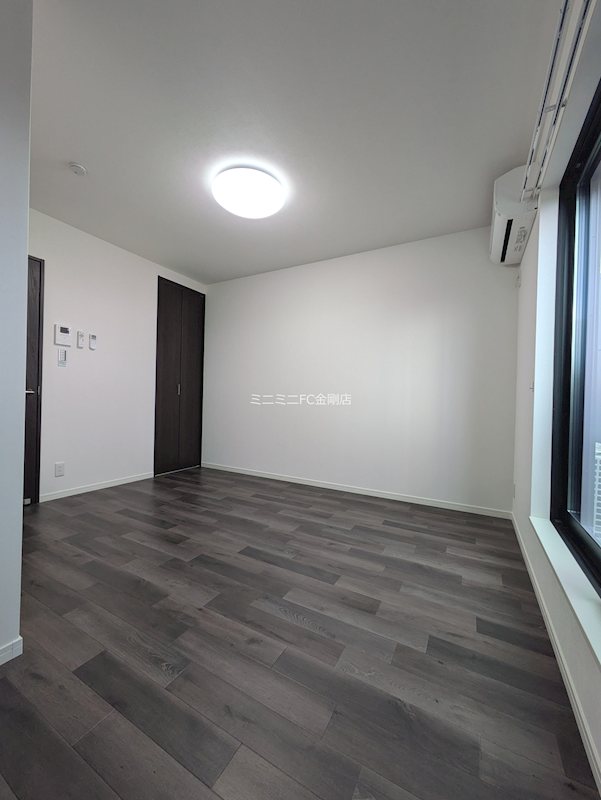 East Garage Place  ベッドルーム