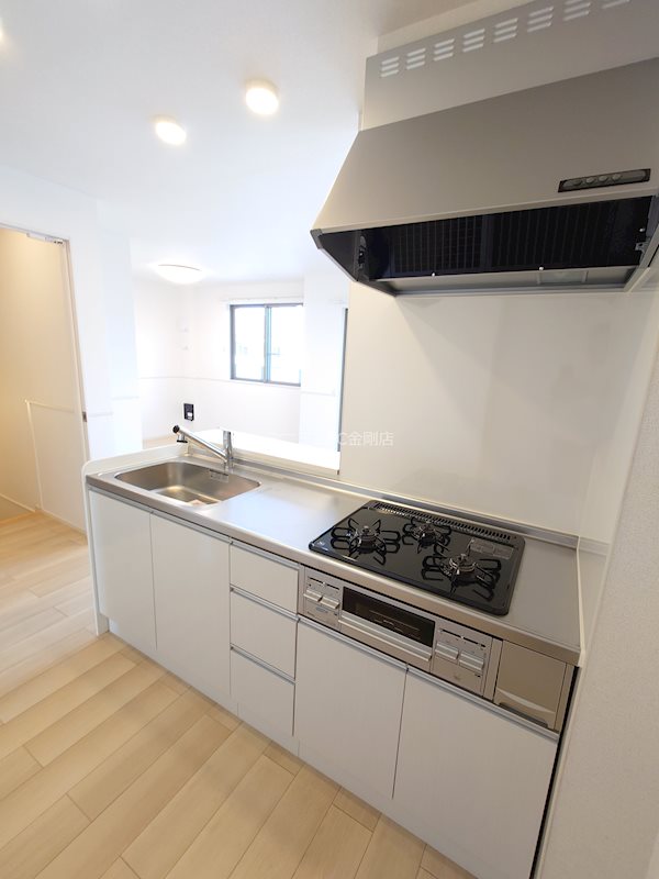 ルワンジュ草尾Ⅲ キッチン