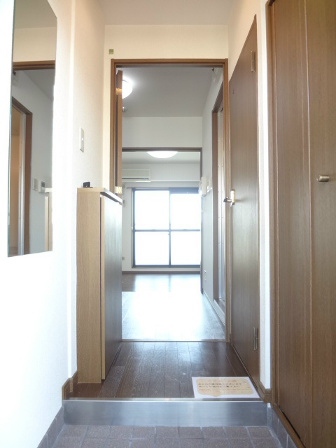 レジデンス川原 玄関