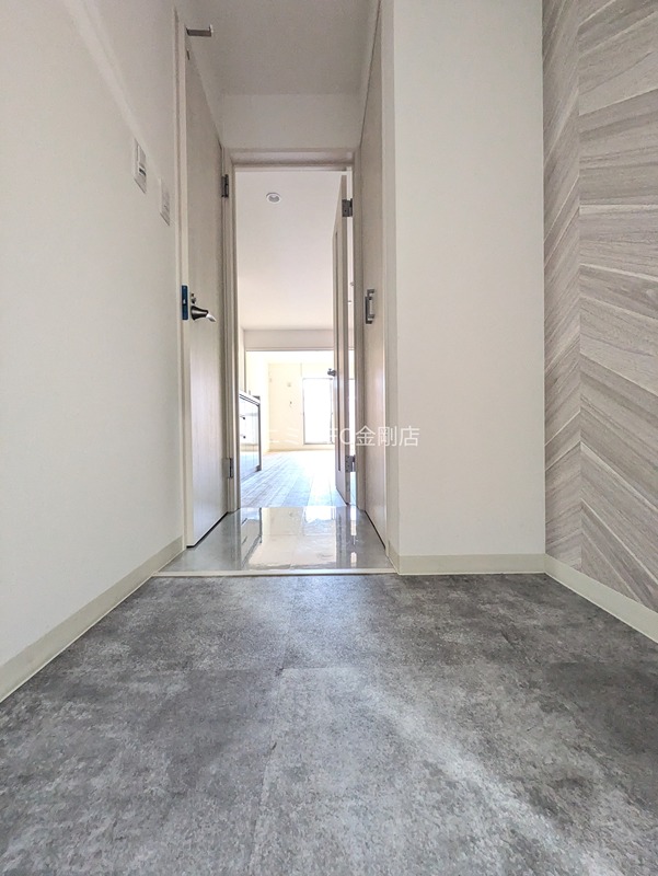 フォレストクリエオーレ金剛 玄関