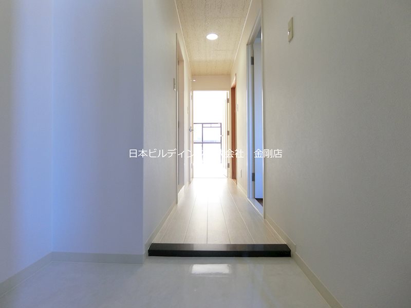 サントルドゥヴィラージュ 玄関