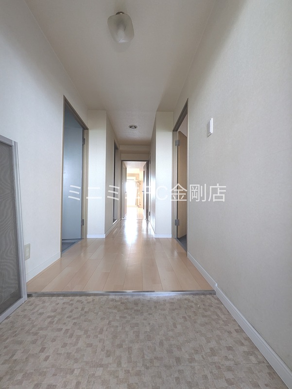 メゾンドールウイングヒルズ参番館 玄関