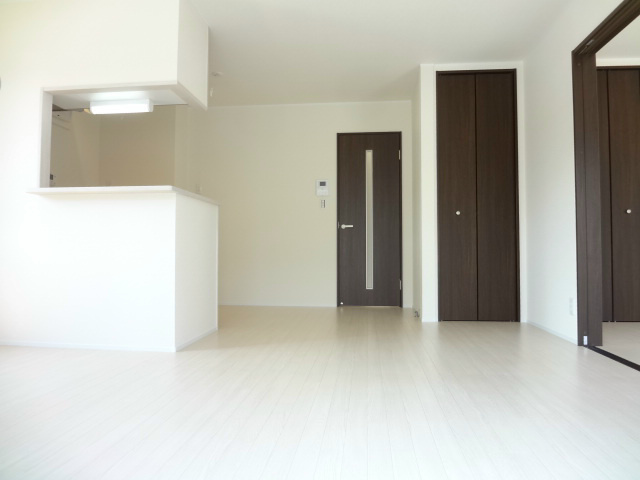 松ケ丘中町戸建貸家 リビング