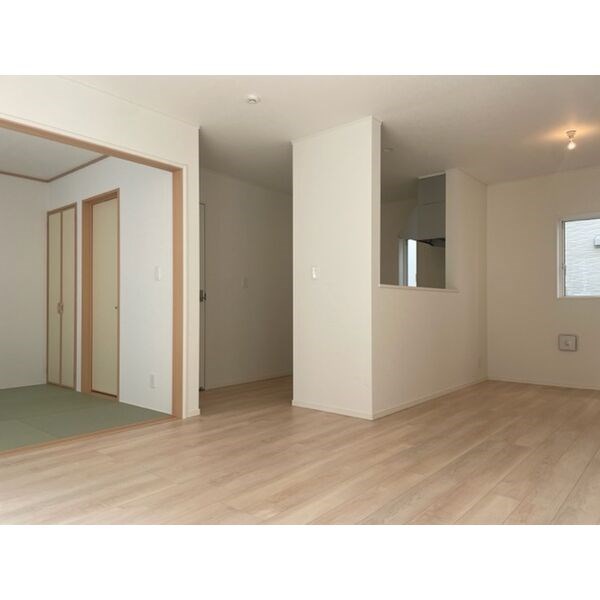 クレイドルガーデン和泉市三林町第4　7号棟 リビング