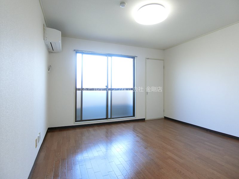 川辺ビル リビング