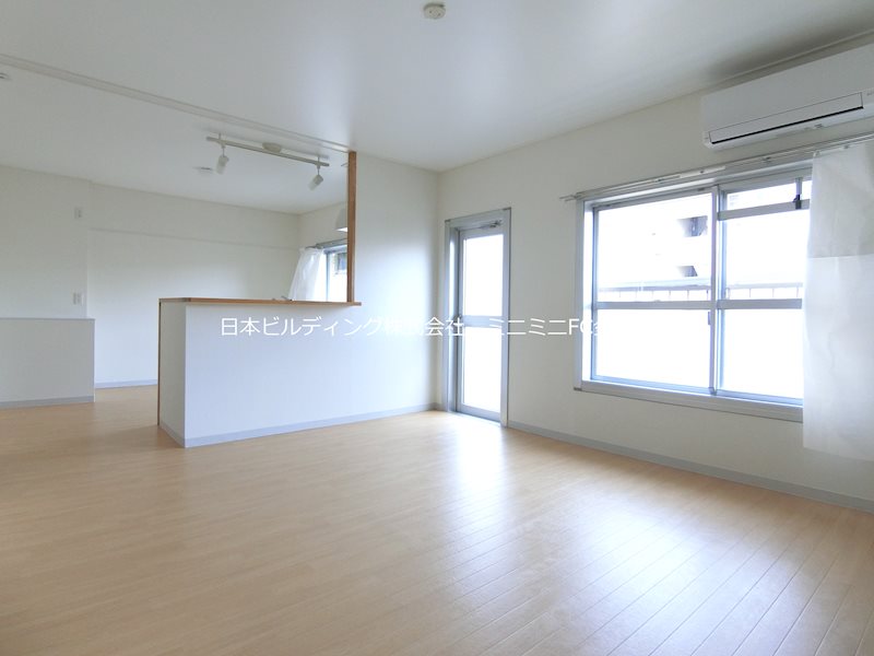 ＵＲ金剛団地　64号棟 リビング