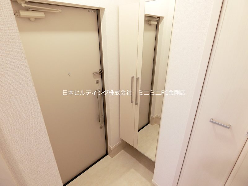 サンプラザ金剛 玄関